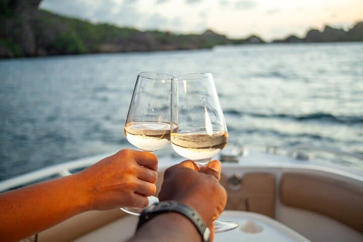 Captain’s Reserve Wine Tasting Boat Tour: Exclusive Experience