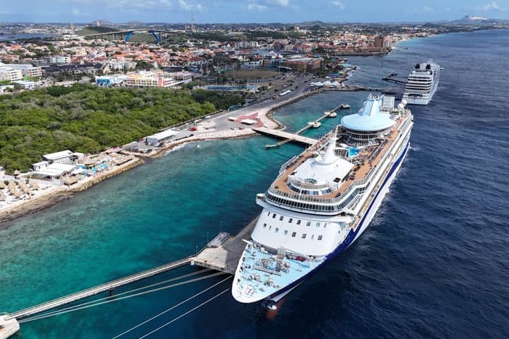 Private Personalized Island Tour in Curacao (Up to 4 Persons)