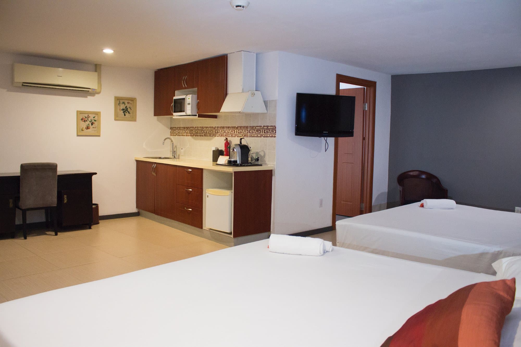 Curacao Suites Hotel