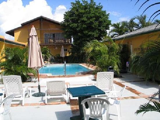 Iguana Inn Resort