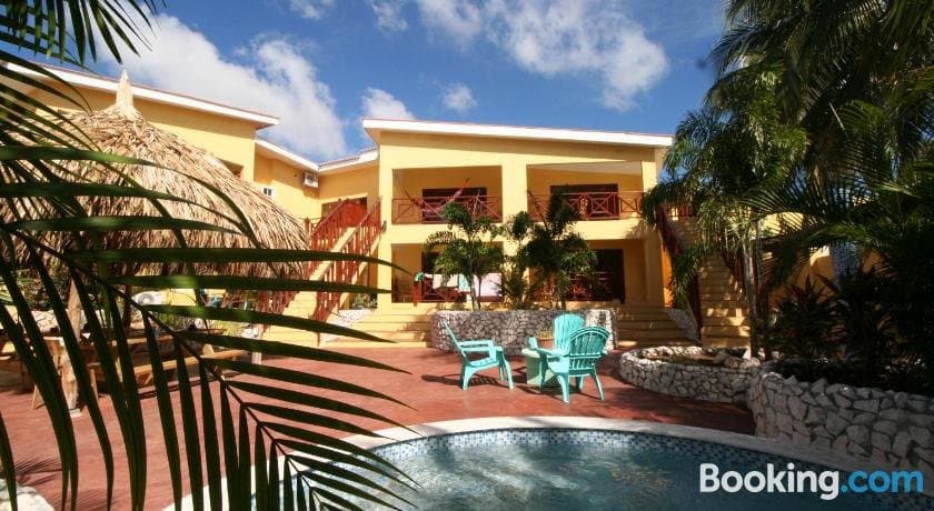 Mama Sha Apartments