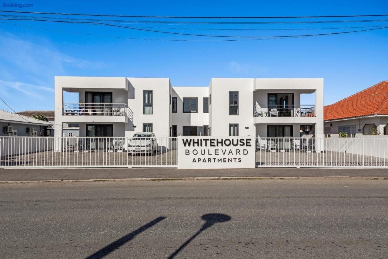 The Whitehouse Boulevard Apartments