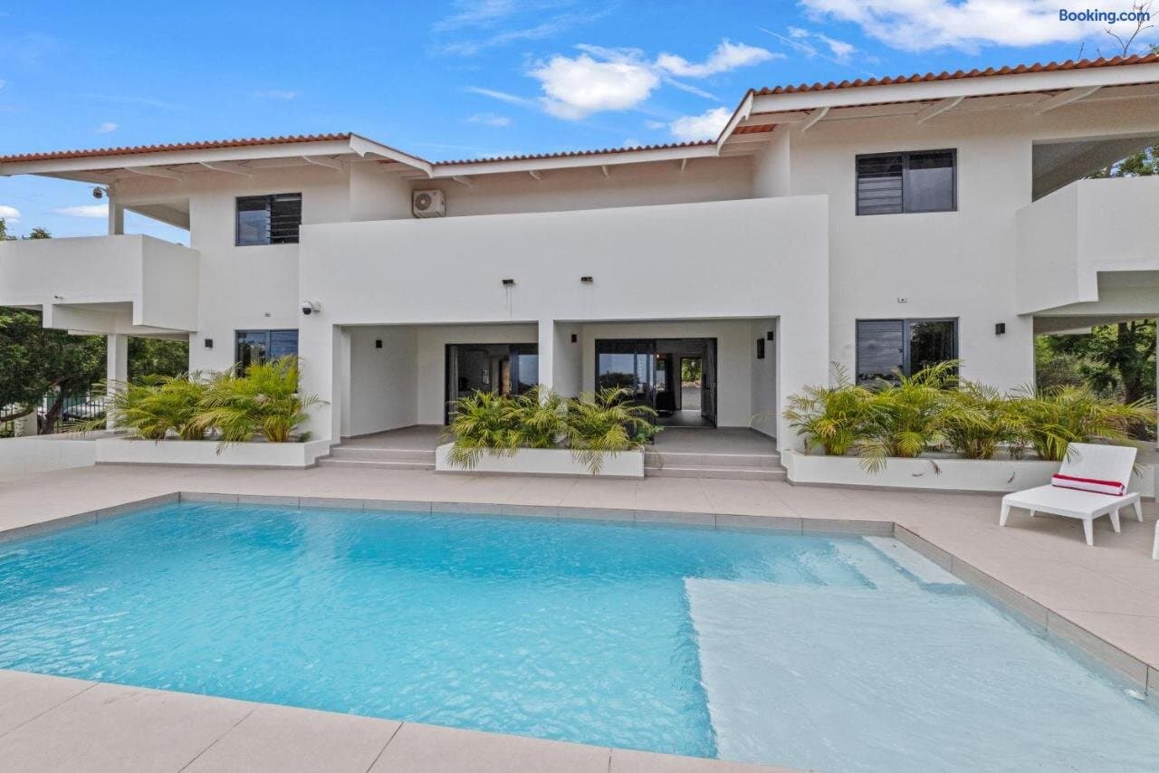 Vista Papaya Suites