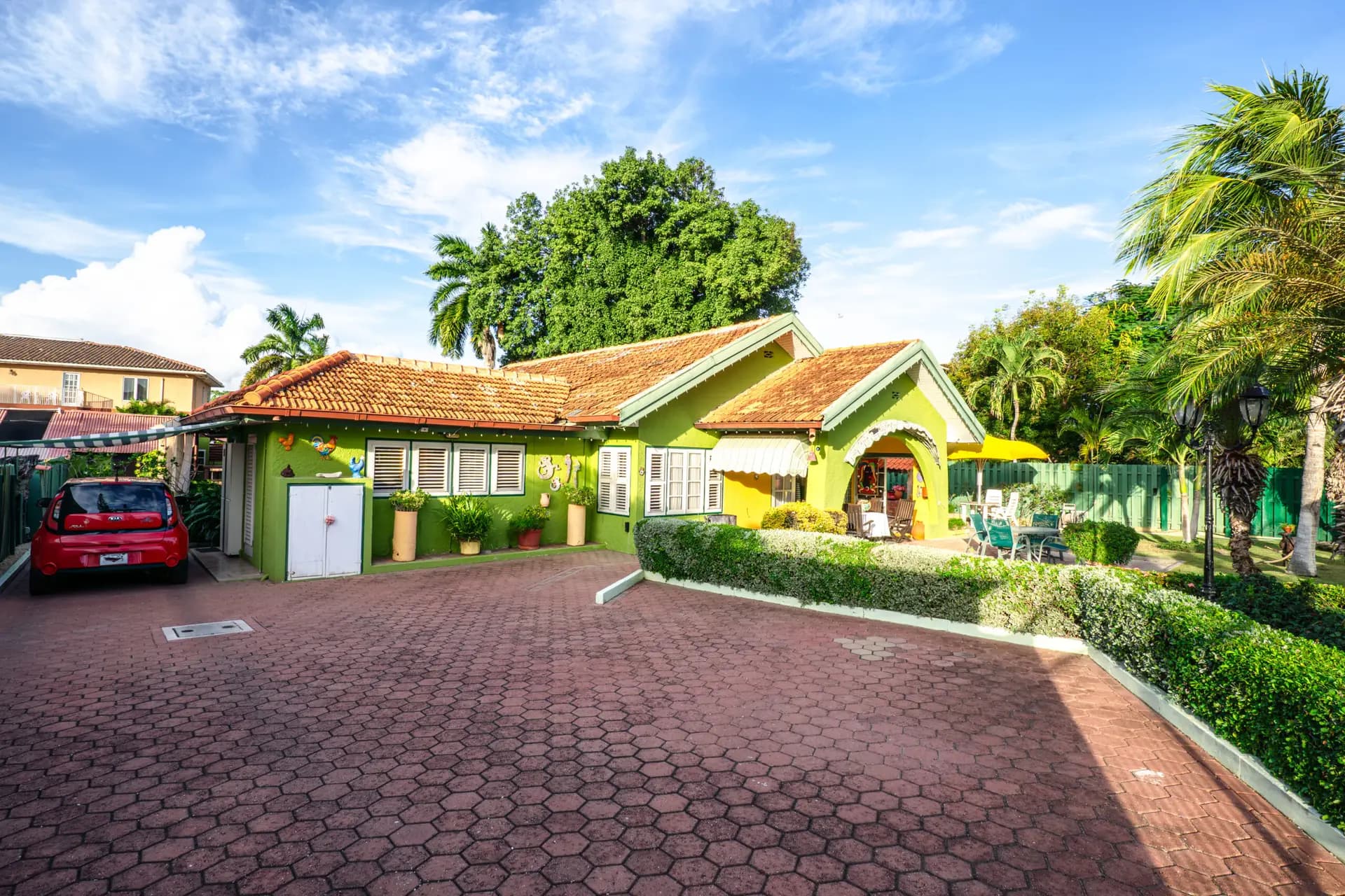 Centrale tropenwoning in Mahaai Investering met Potentieel photo 7